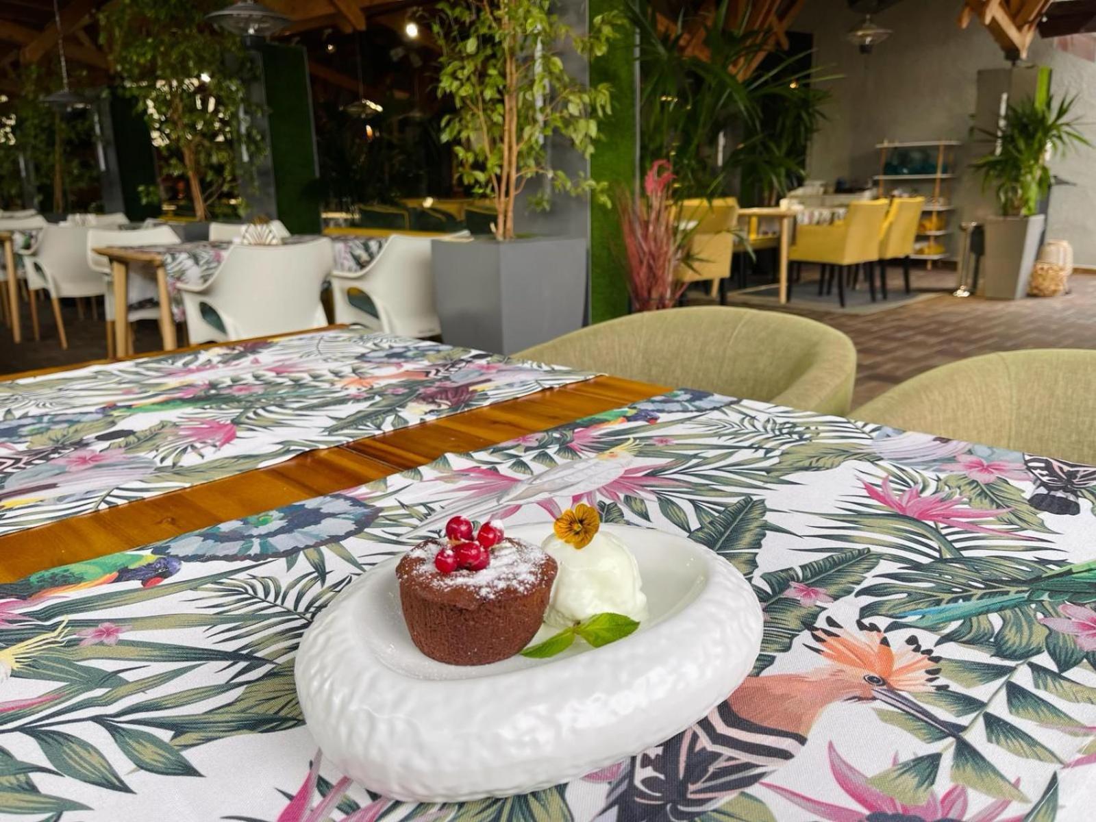 Zalău Hotel Brilliant Meses מראה חיצוני תמונה