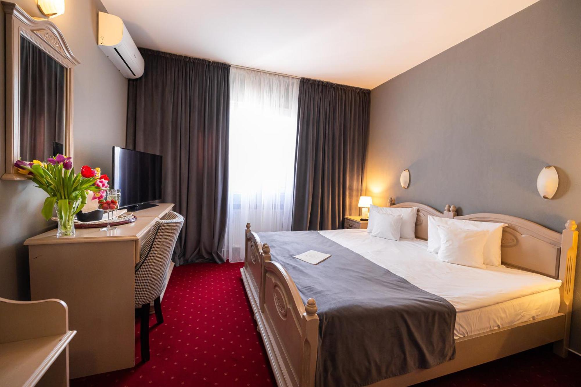 Zalău Hotel Brilliant Meses מראה חיצוני תמונה