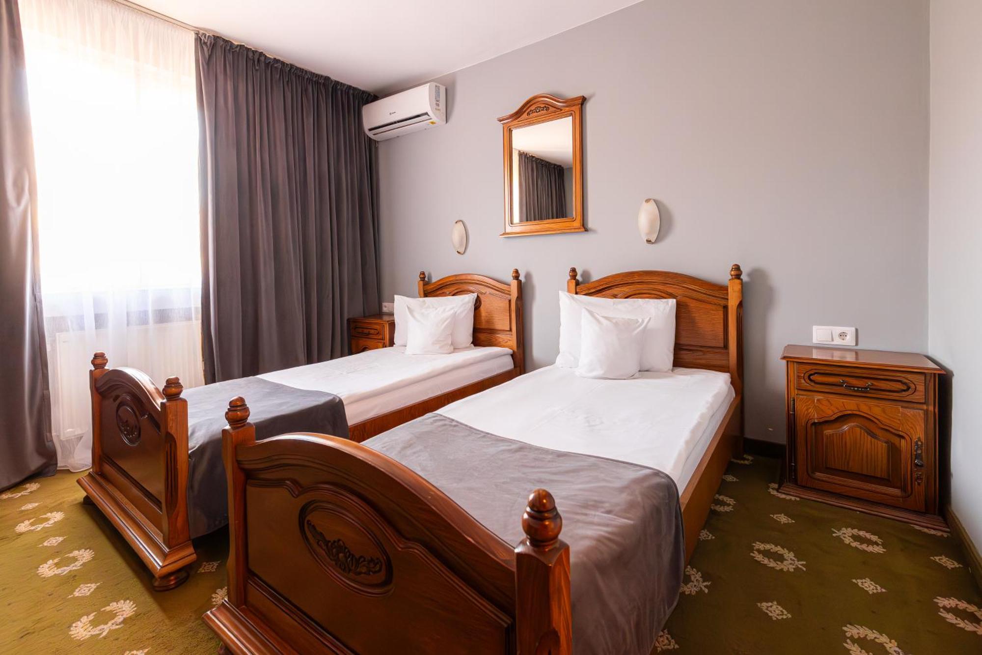 Zalău Hotel Brilliant Meses מראה חיצוני תמונה
