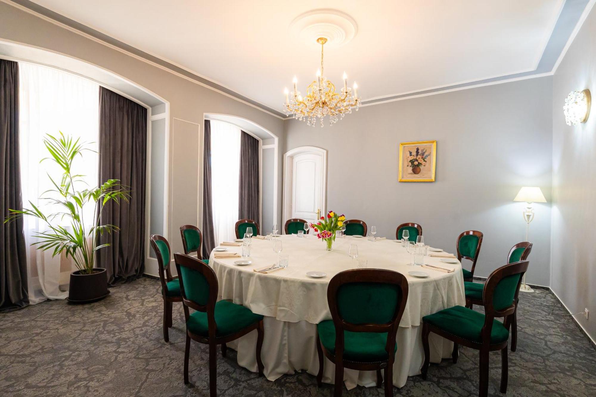 Zalău Hotel Brilliant Meses מראה חיצוני תמונה