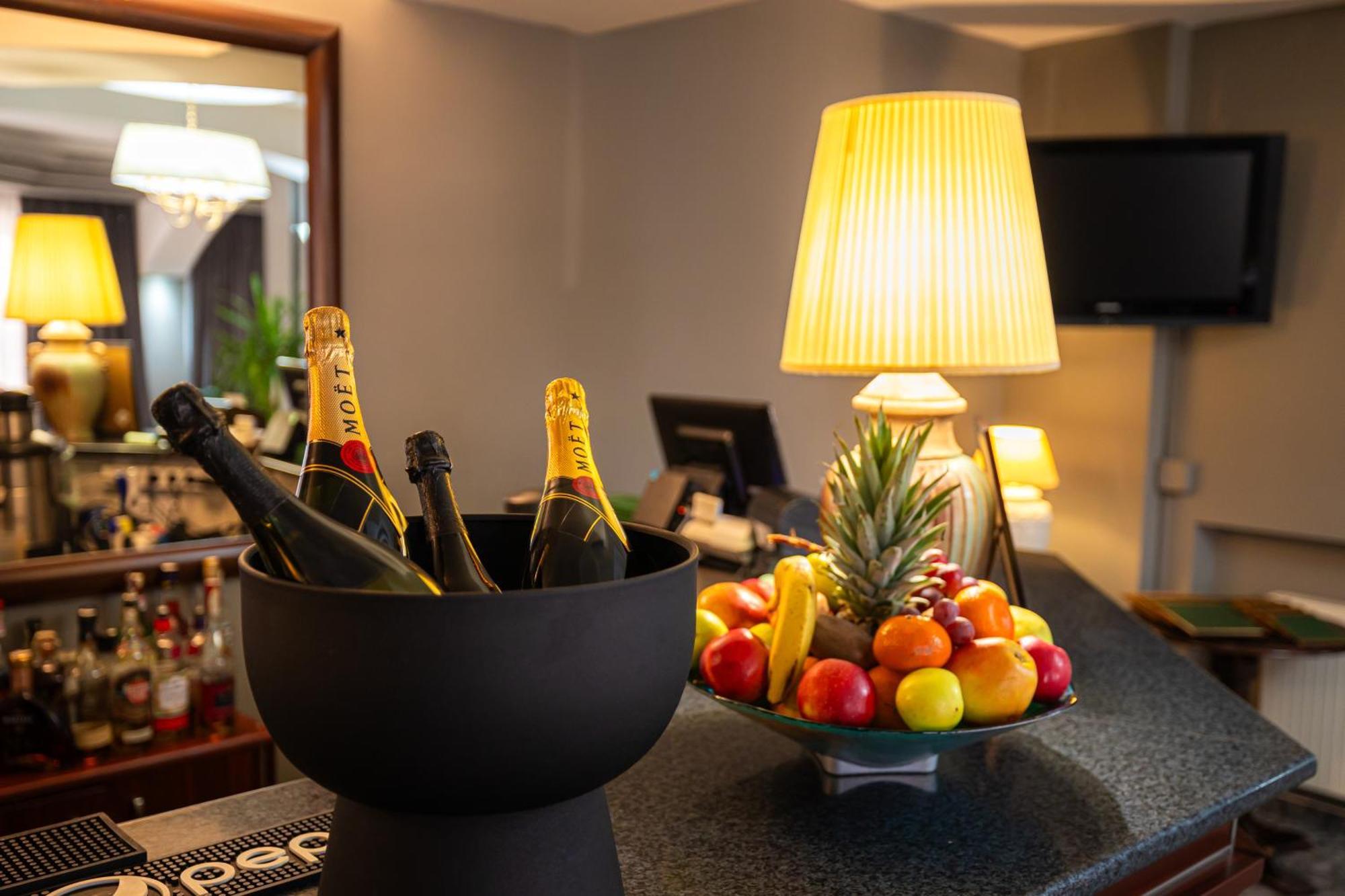 Zalău Hotel Brilliant Meses מראה חיצוני תמונה
