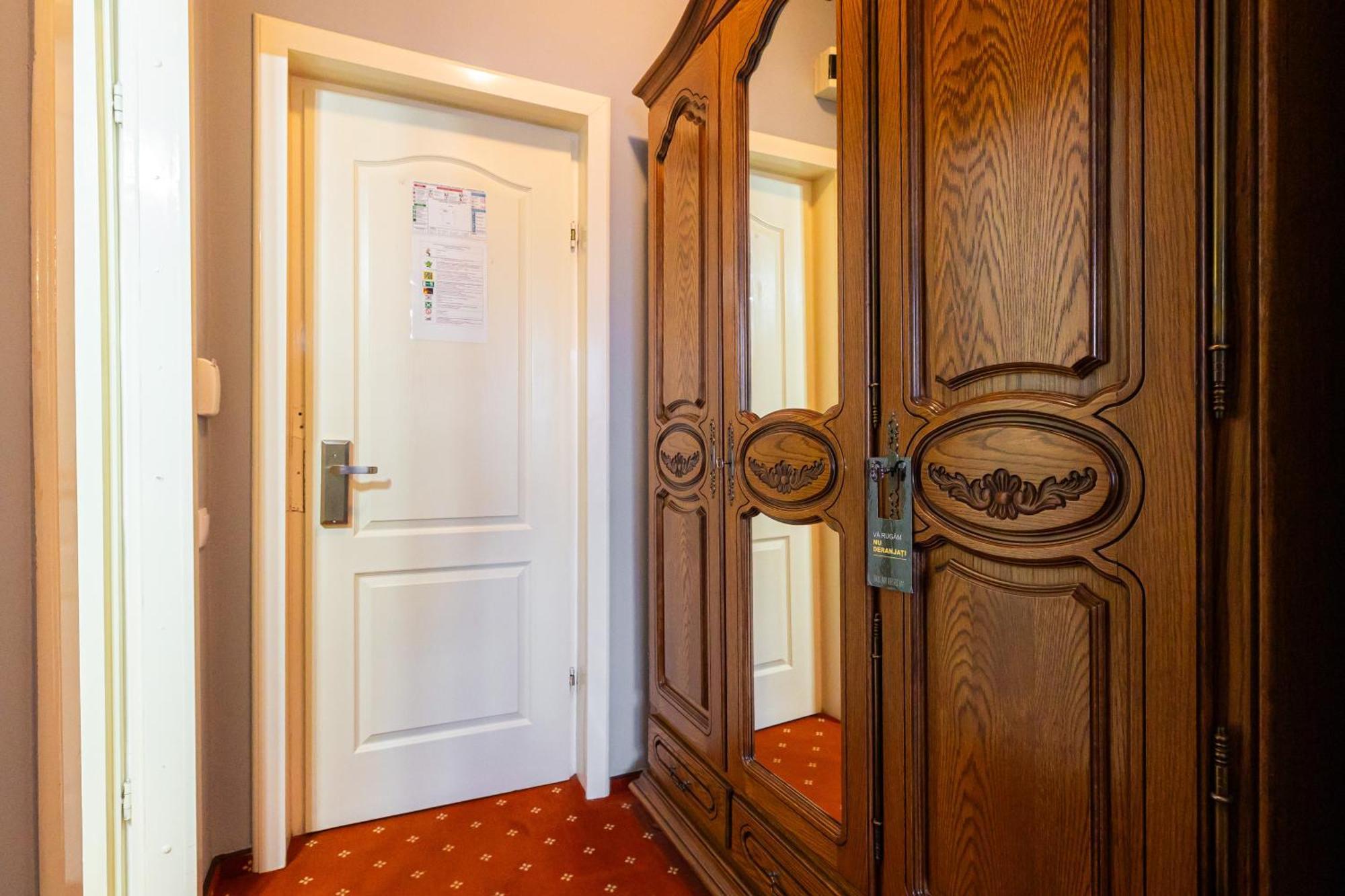 Zalău Hotel Brilliant Meses מראה חיצוני תמונה