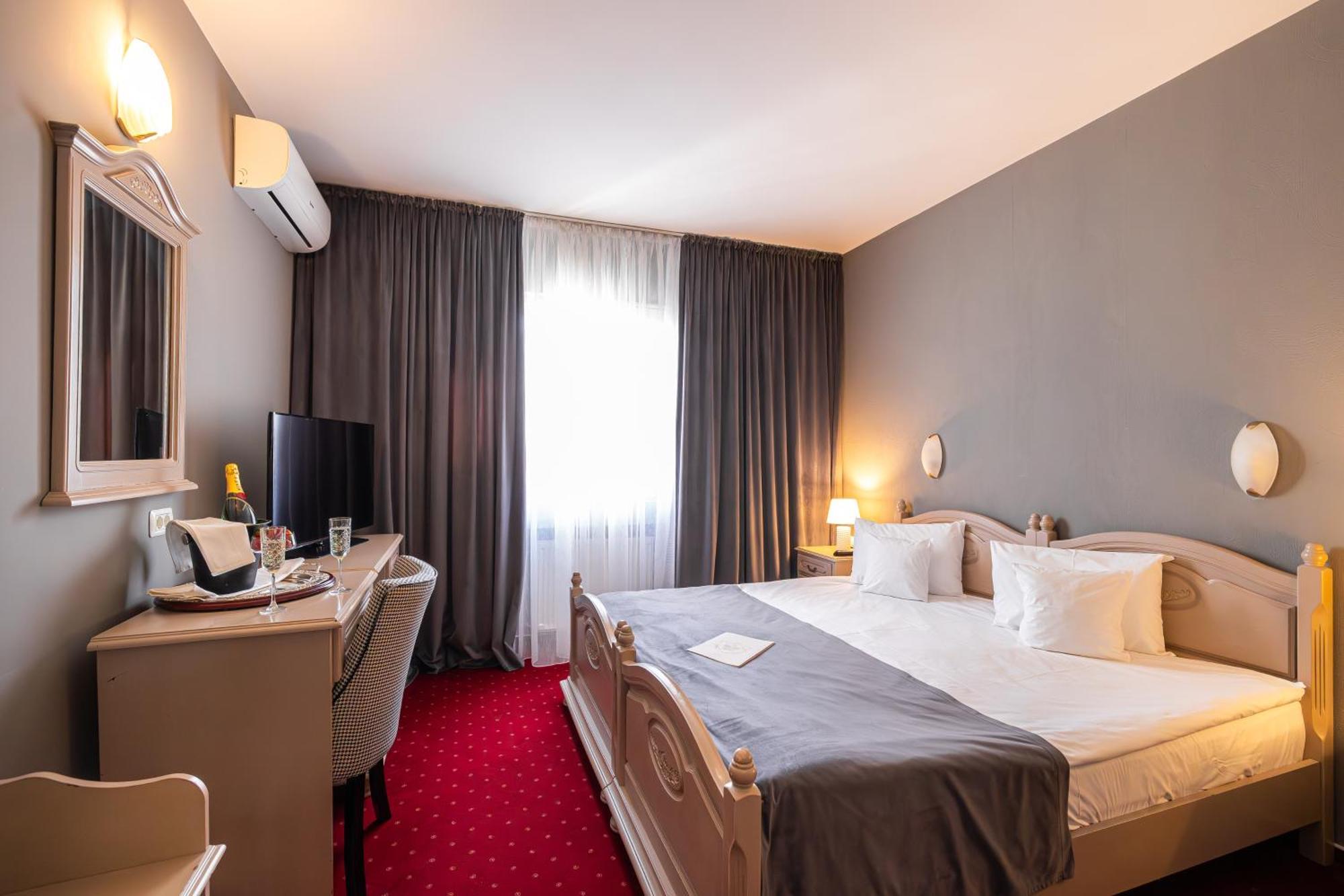 Zalău Hotel Brilliant Meses מראה חיצוני תמונה
